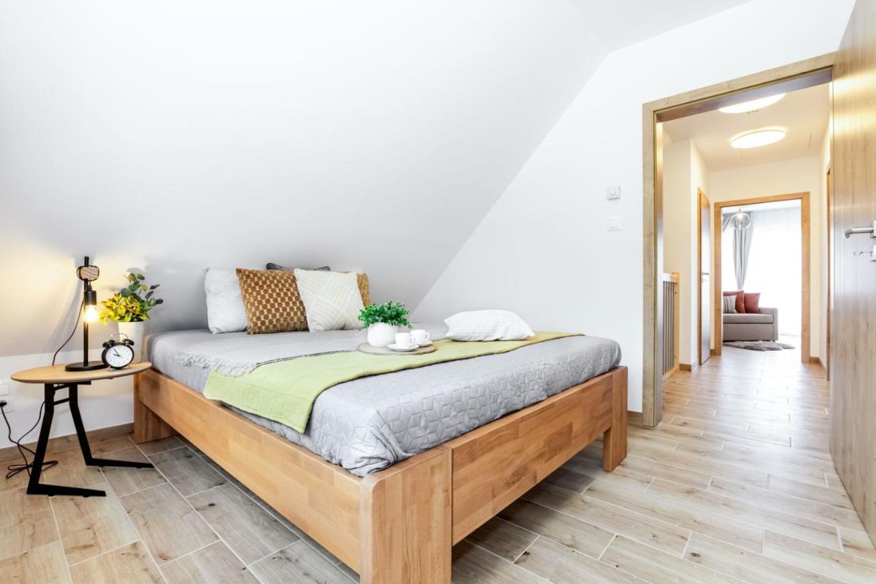 Apartmany Karlovy Dvory Horní Planá Exteriör bild