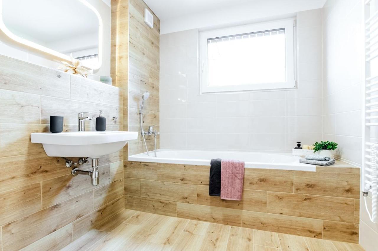 Apartmany Karlovy Dvory Horní Planá Exteriör bild