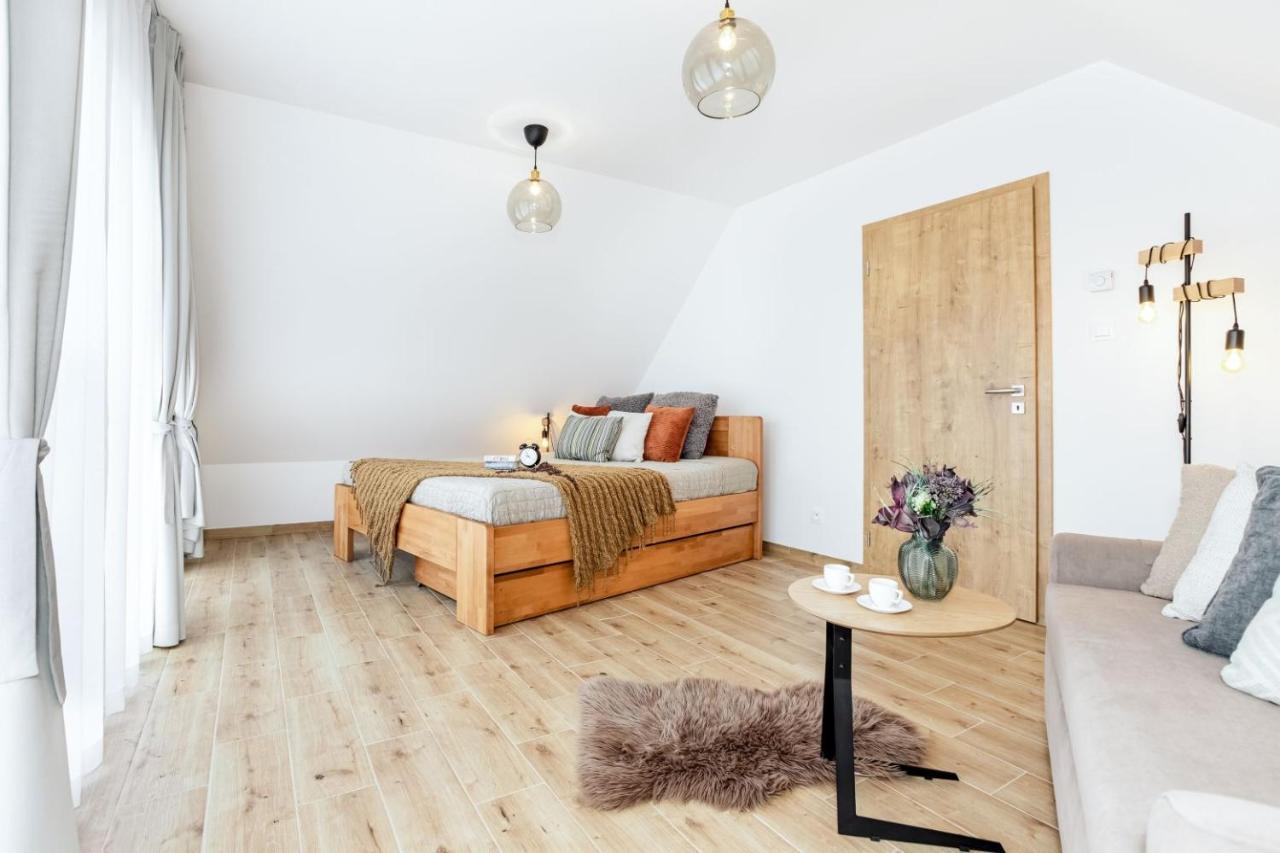 Apartmany Karlovy Dvory Horní Planá Exteriör bild