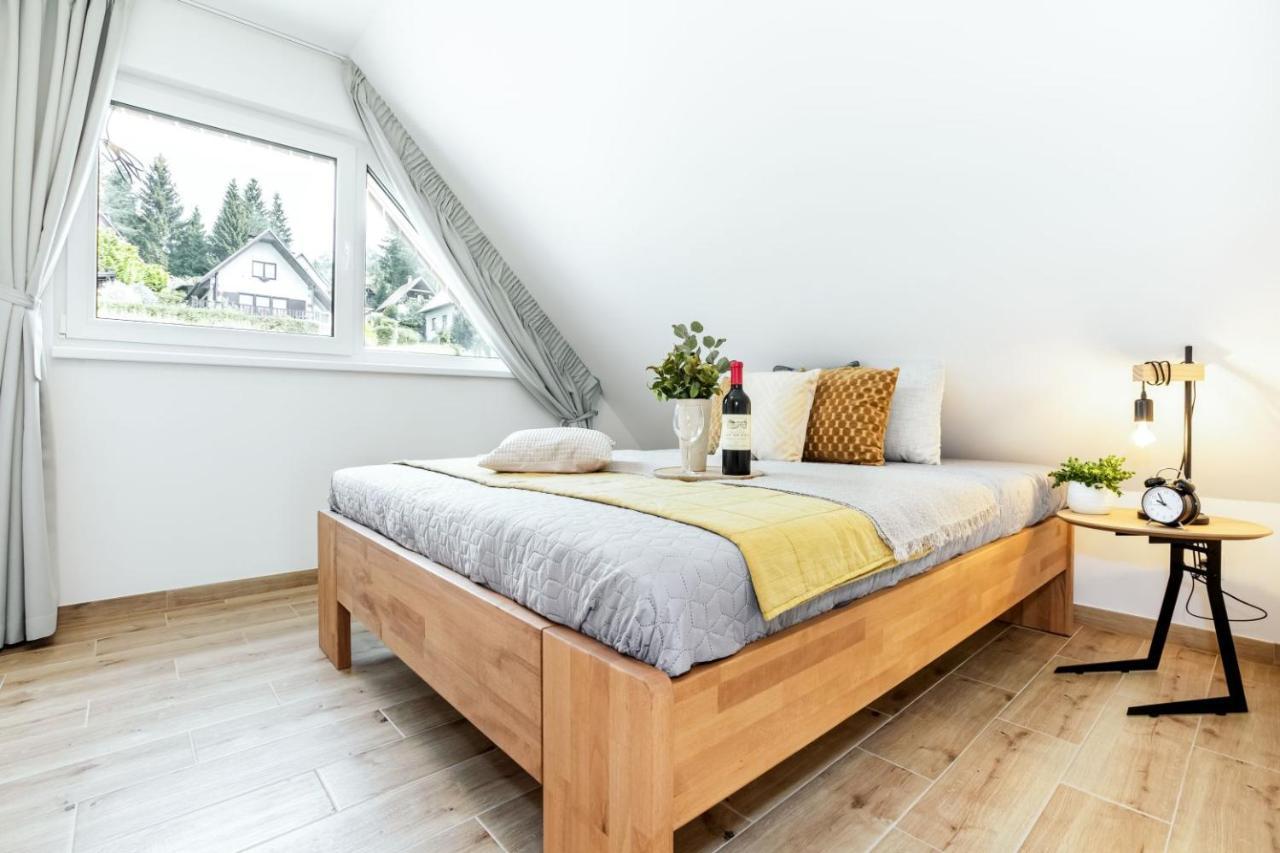 Apartmany Karlovy Dvory Horní Planá Exteriör bild