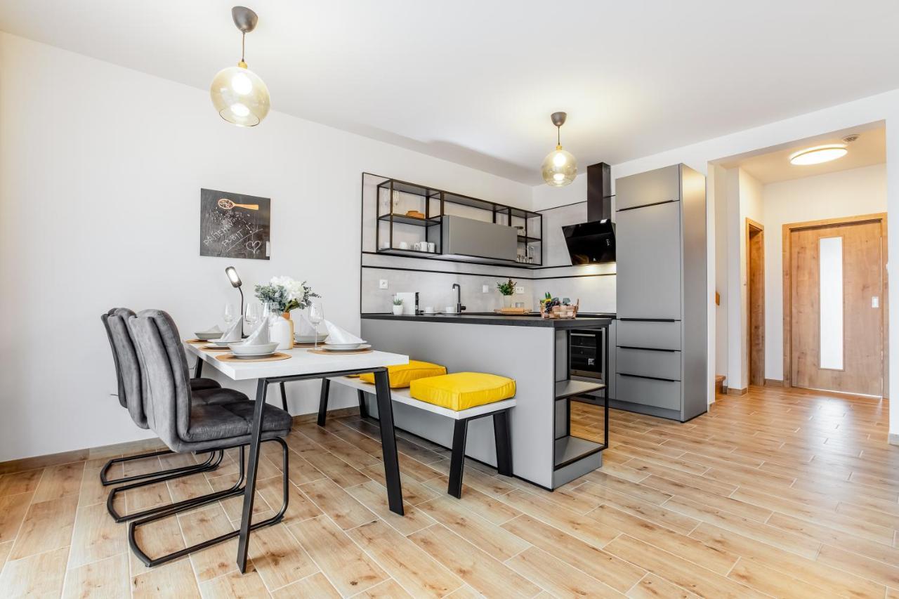 Apartmany Karlovy Dvory Horní Planá Exteriör bild