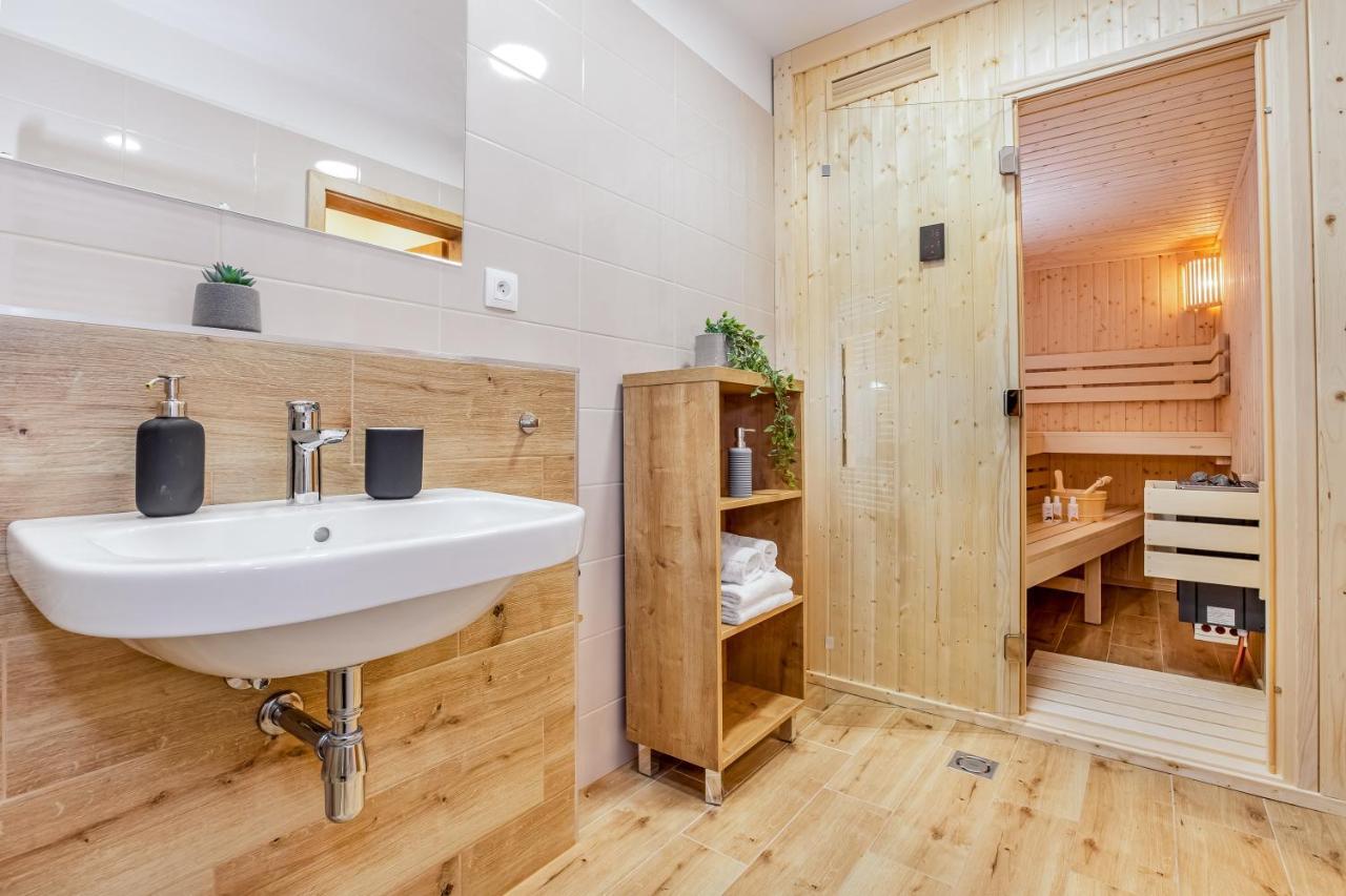 Apartmany Karlovy Dvory Horní Planá Exteriör bild