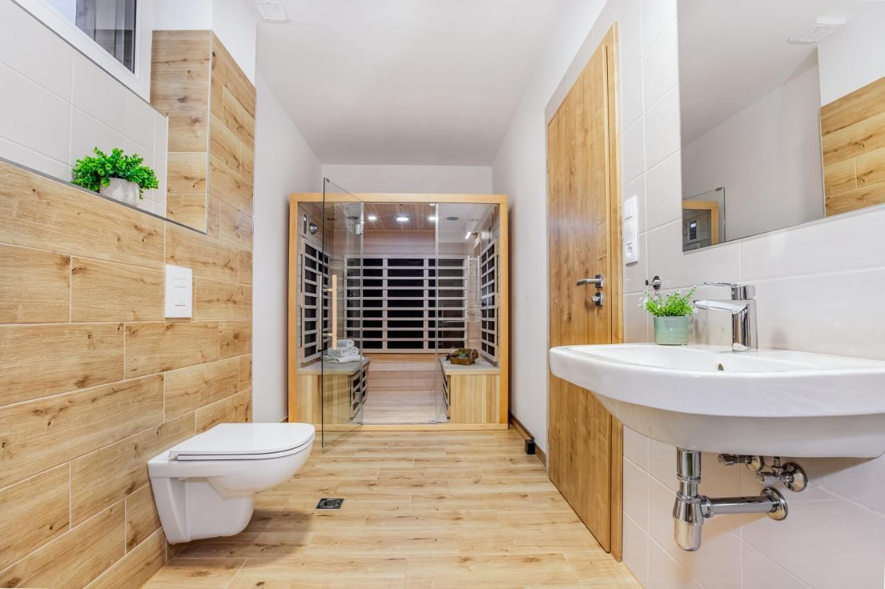 Apartmany Karlovy Dvory Horní Planá Exteriör bild
