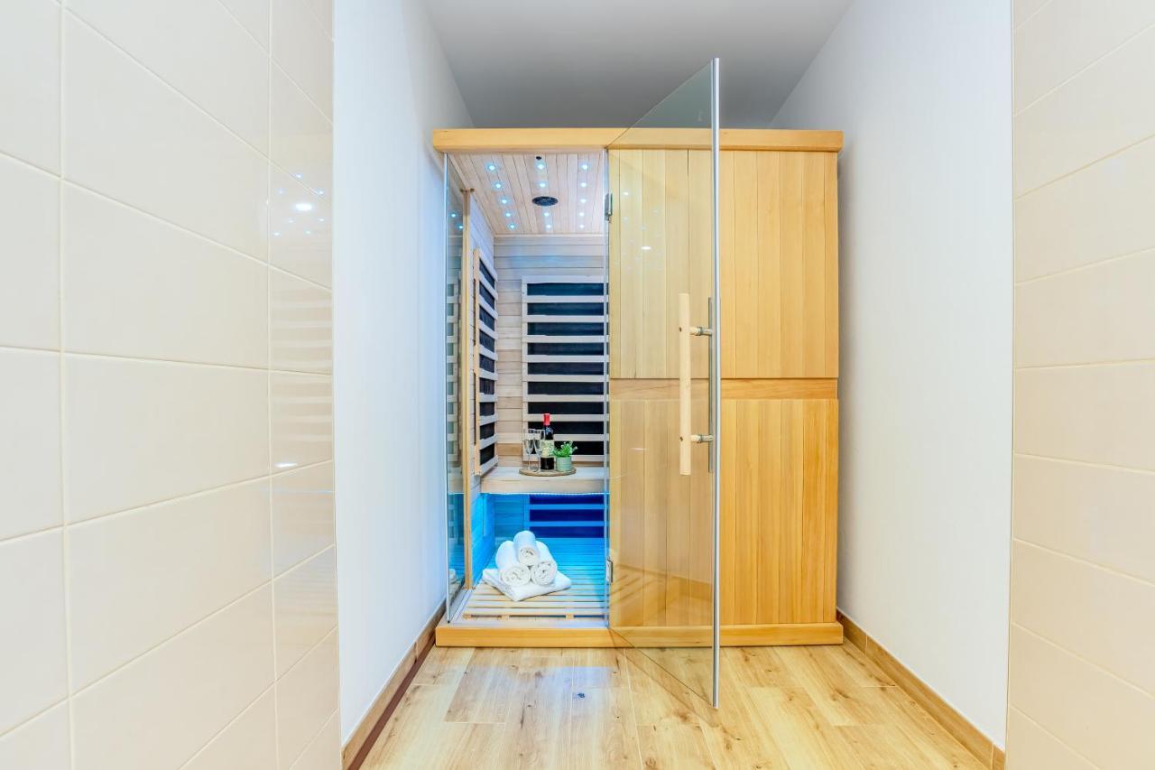Apartmany Karlovy Dvory Horní Planá Exteriör bild