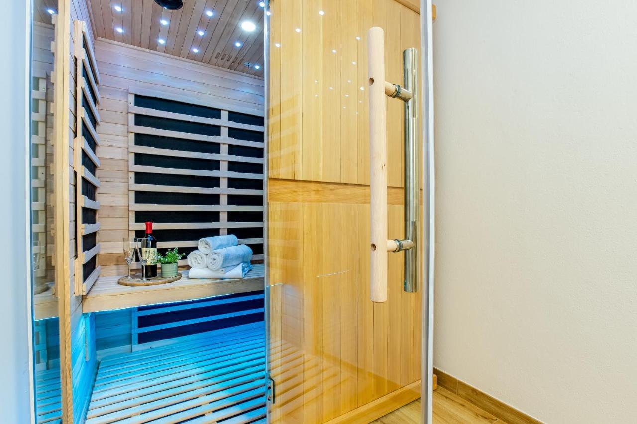 Apartmany Karlovy Dvory Horní Planá Exteriör bild